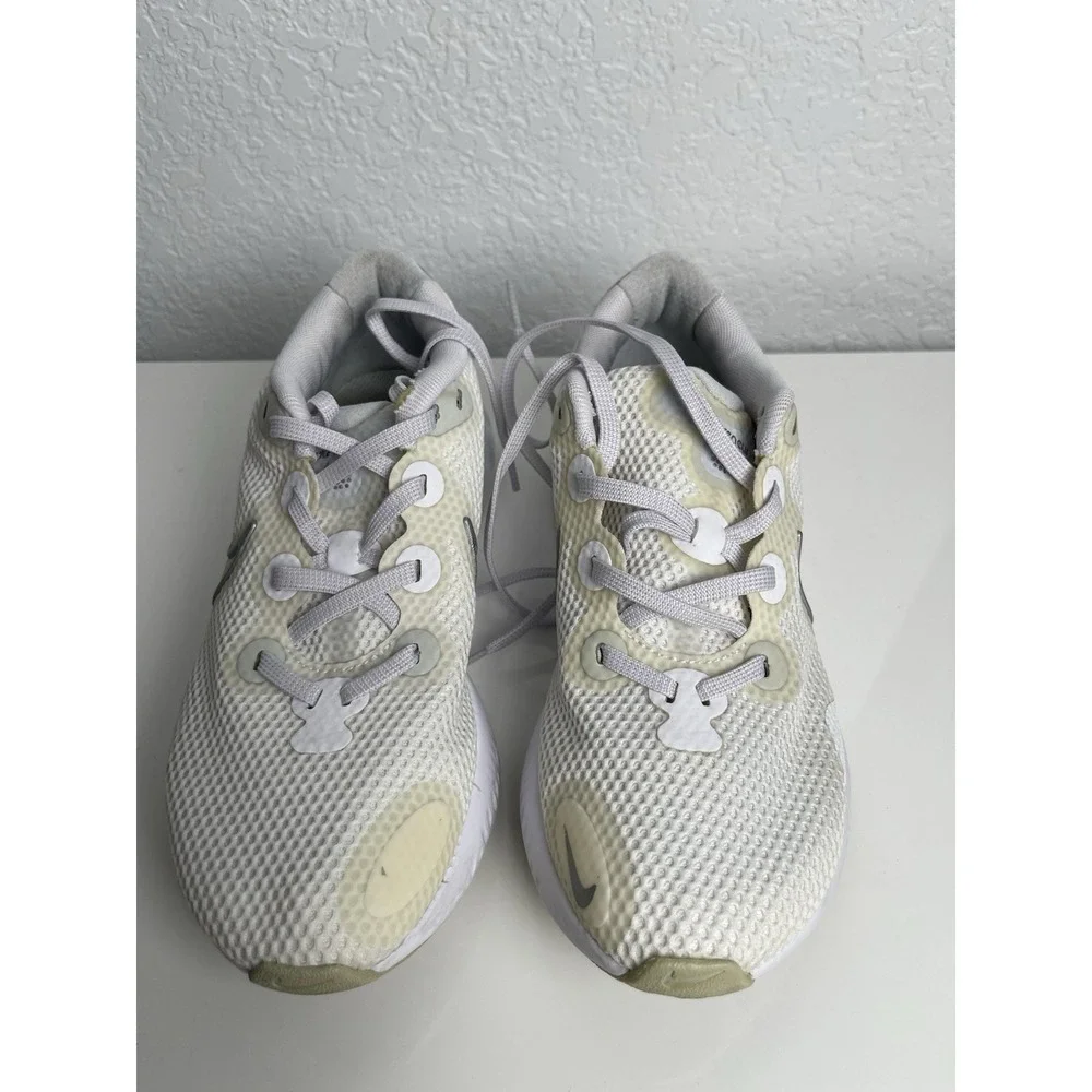 Nike Renew Run Women's Size 7.5 Shoes Pure Platinum/Metallic Silver CK6360 003‎